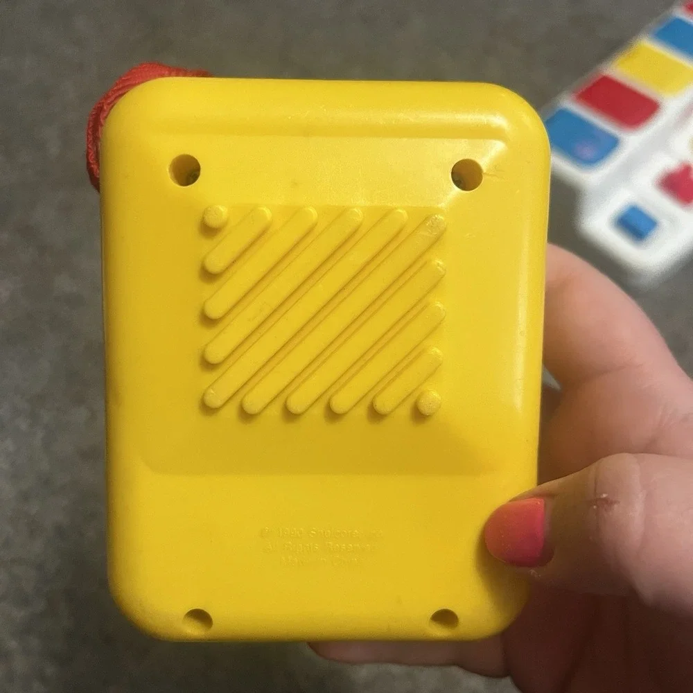 VINTAGE 1990 Shelcore Windup Musical Radio Toy for Baby Puppy Moving Eyes WORKS‎